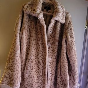 Gorgeous NWOT Dennis Basso Snow Leopard Faux Fur Coat, XL